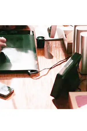 ปกนิยาย (FIC) FREELANCE {BeeCris} yuri