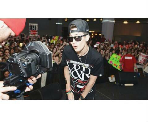 หนุ่มลูกครึ่ง อเมริกัน-เกาหลี ขี้เล่น Carter reynolds | Dek-D.com