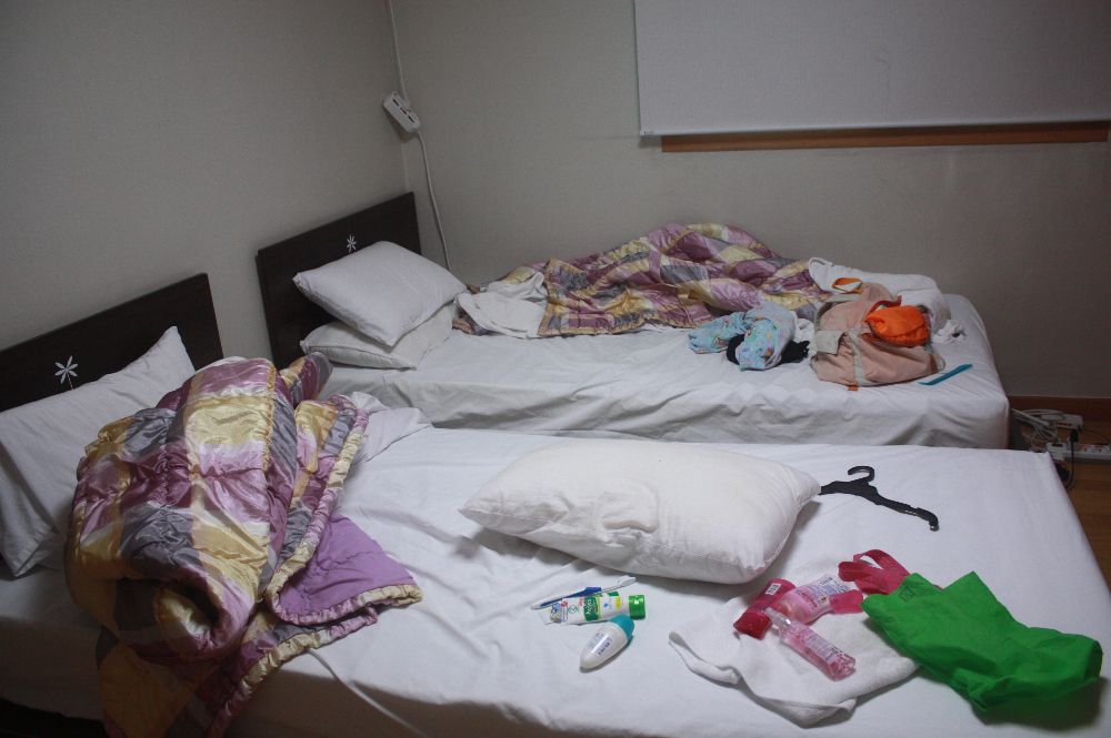 ห้องนอนเรารกมาก ฮ่าๆ
