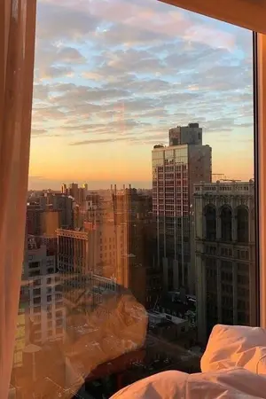 ปกนิยาย คนโปรดของจูน (omegaverse)