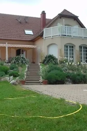 ปกนิยาย ยุโรป...อลวนกว่าสิบปี