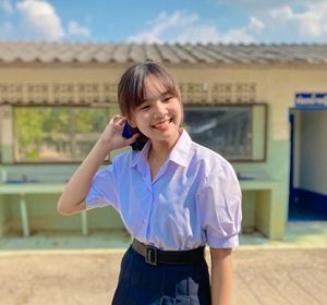 น้องใบตอง  หรือ Vvvvvvvvvyihfhjj