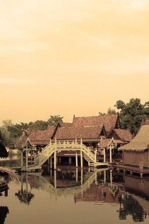 ปกนิยาย ชื่นกลิ่นบุษบา