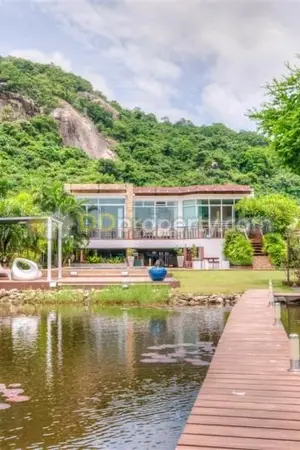 ปกนิยาย THE LAKE HOUSE