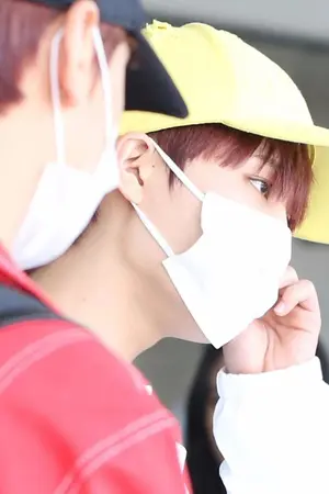 ปกนิยาย (NCT) Something Between Us - Johnil