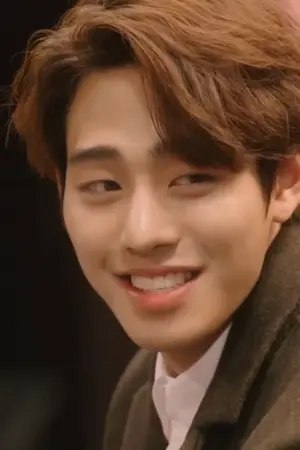 ปกนิยาย พี่เดือนมหาลัย ถอยไปไกลๆจากหนูนะ!