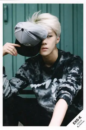 ปกนิยาย [Shortfic EXO] Lips touch  (BaekDo , Krisyeol , Hunhan)