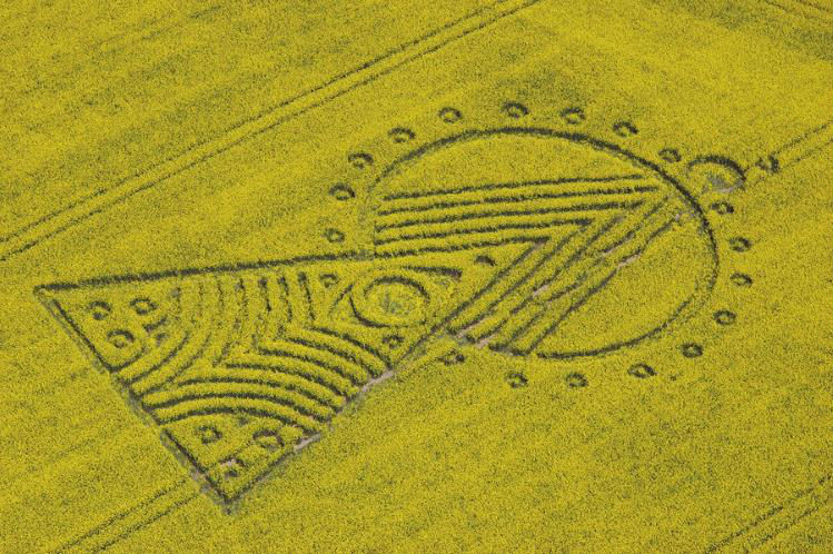 ลวดลายปริศนาอักขระลึกลับ Crop Circles [ครอปเซอร์เคิล] | Dek-D.com