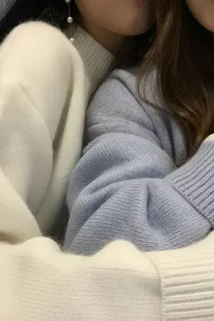 ปกนิยาย พี่คะ.. ออกให้ห่างจากหนูสองเมตร! [YURI]