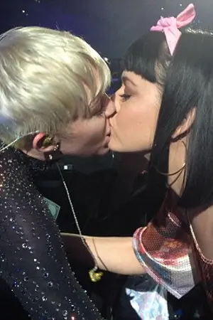 ปกนิยาย SHOCK KISS