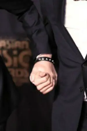 ปกนิยาย Secrets  KrisYeol (Mpreg)