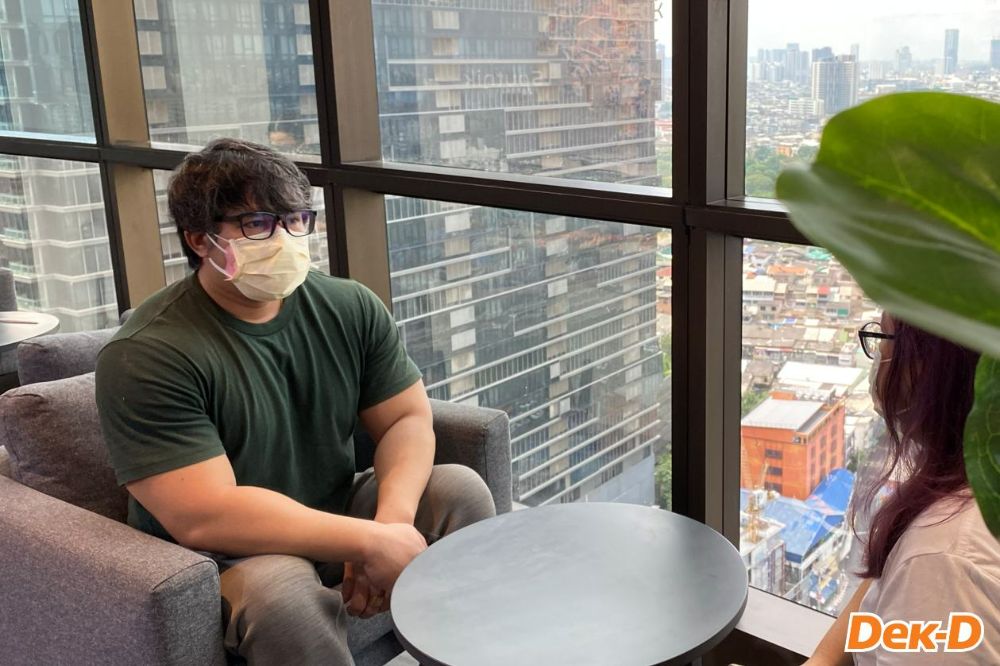 ทีมงานพบปะพูดคุยกับเส้าหลง