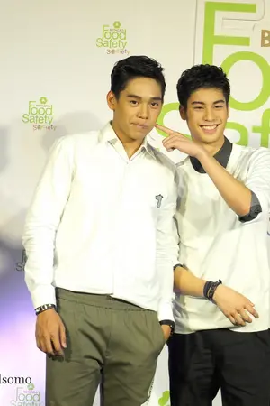 ปกนิยาย FICTION [เงิน x ออกัส]  รักพี่(ว๊าก)นะครับ