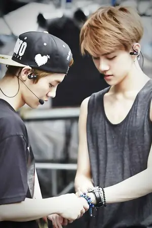 ปกนิยาย happyhunhanday