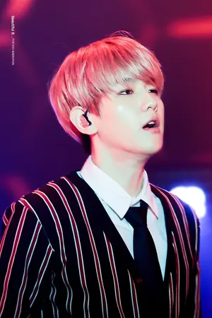 ปกนิยาย Dream or realityทำไมเรื่องที่เกิดต้องเป็นผม ChanBack ft.sehun