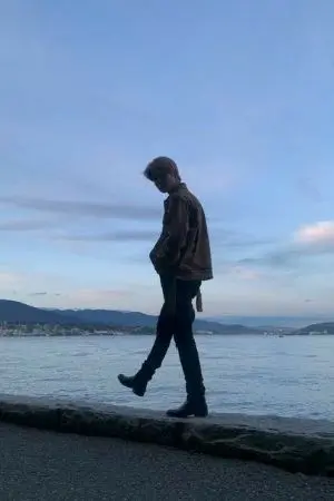 ปกนิยาย ฉันหรือเขา