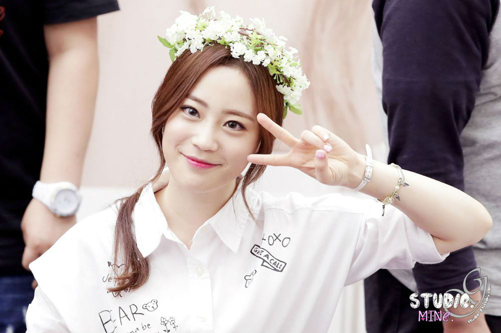 Layone youngji. Heo 39. Lee young-ji. Ли енджи. Lee youngji small girl.