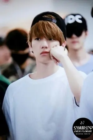 ปกนิยาย [BAEKHYUN X YOU] It's weird....