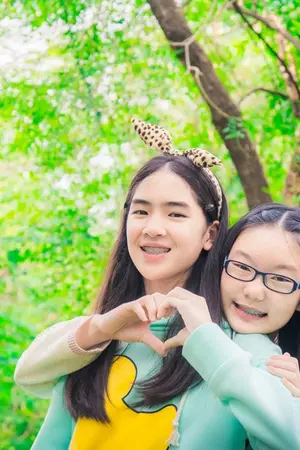 ปกนิยาย ยัยแว่นจอมซนค้นหัวใจยัยเพื่อนสนิท SMKT(เฟย์/จุ๊ยซ์)