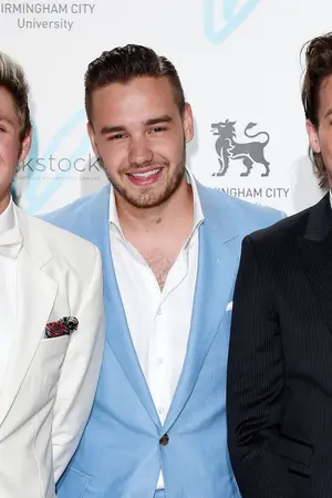 ปกนิยาย จุดเริ่มต้นของความรักจากจุดจบของดาว