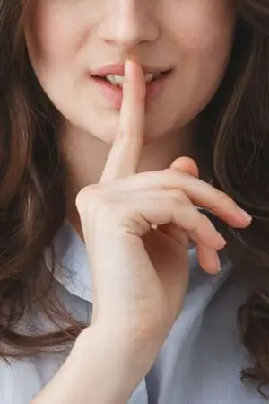 ปกนิยาย ข้างในอลิส