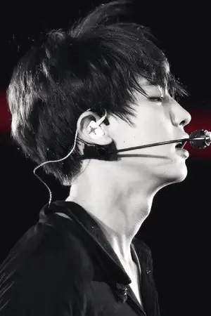 ปกนิยาย LOVE EMERGENCY ฟิคหลงรักบอท