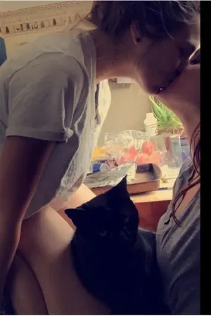 ปกนิยาย survivor love อยากเป็นแฟนฉันก็ต้องรอด  [Yuri]