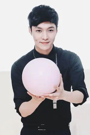 ปกนิยาย EXO X YOU (Lay) นายมาเฟียใจร้าย