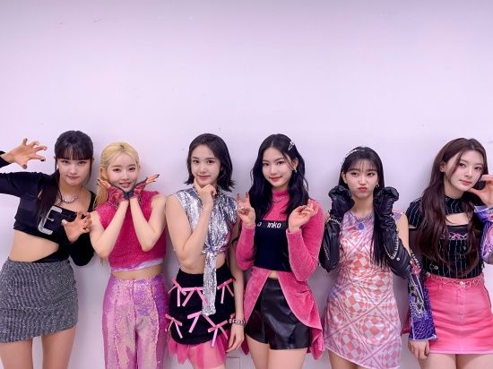 Photo credit: @STAYC_official on Twitter