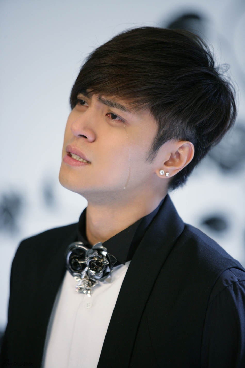 горячие фото знаменитостей. шоу ло актер. дженнифер лопез. кроп топ бандо zara черный. стрижка джей ло.