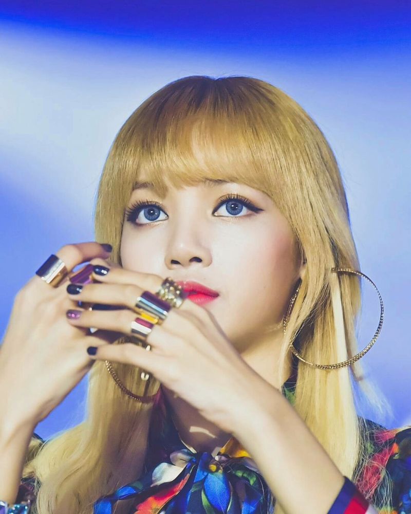 Lisa BLACKPINK