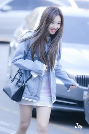 ปกนิยาย [Twice]Temporary Manager [Nayeon x .......]