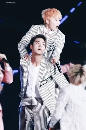 ปกนิยาย Fic seventeen รักป่วนใจนายไอดอล (mingyu x woozi)