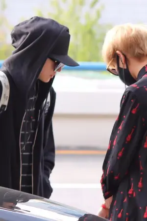 ปกนิยาย Hurts [MARKBAM]