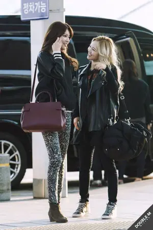 ปกนิยาย ตัวประหลาด 《HYOYEON&SOOYOUNG》