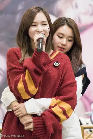 ปกนิยาย [TWICE] ไม่คิด [Mina x Chaeyoung]