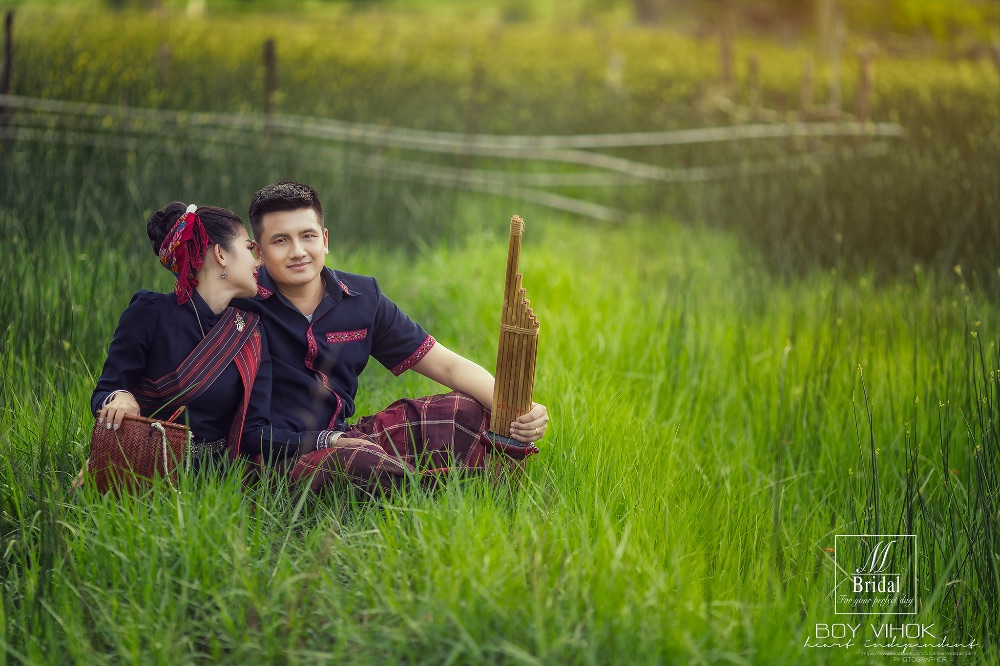 พรีเวดดิ้งสไตล์ภูไทและชุดพื้นบ้าน | Dek-D.com