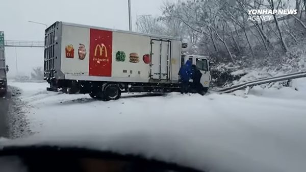 เกิดอุบัตเหตุิบนทางโค้งหลายแห่ง