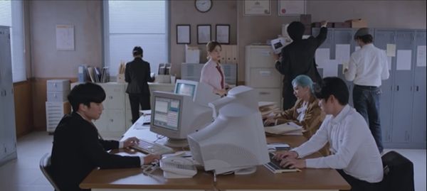 ภาพประกอบจาก MV Workaholic - BOL4