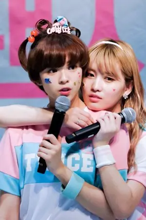 ปกนิยาย [TWICE] รักนี้มันพิลึก [JEONGMO]