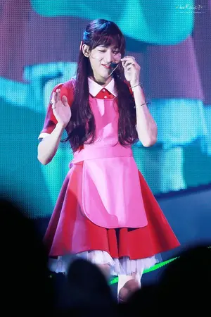 ปกนิยาย SHOULD NOT LOVE ไม่ควรรัก [MARKBAM FT. GOT7]