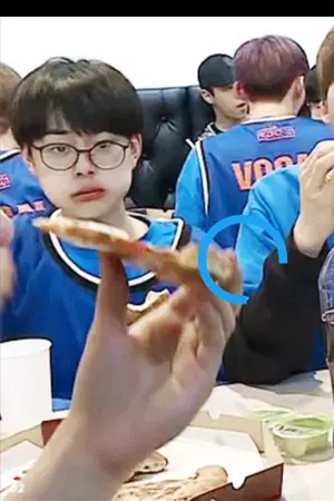 ปกนิยาย [YAOI]♧ PRODUCE101♧ นายเป็ดเหลือง[ไลควานลินXยูซอนโฮ]