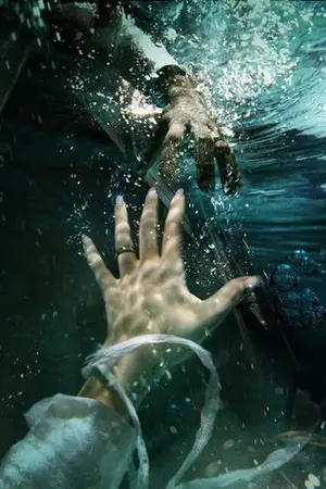 ปกนิยาย The end of the light