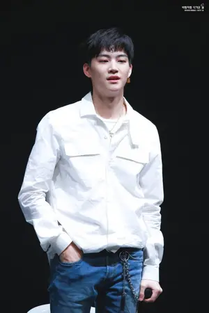 ปกนิยาย รุ่นพี่ (You x JB)