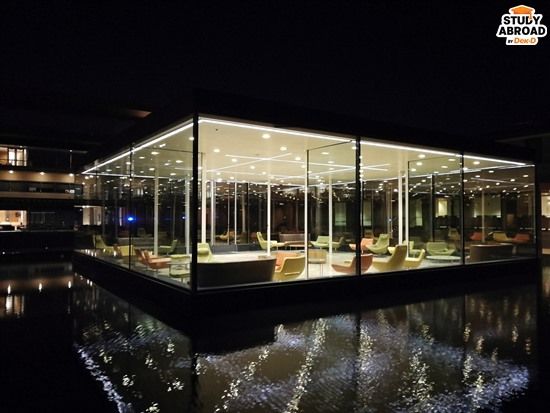 The Cube, Claremont McKenna College