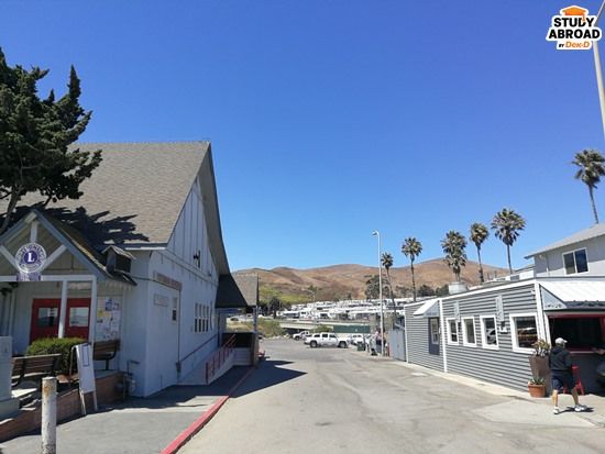 บรรยากาศชิลล์ๆ ใกล้ทะเล