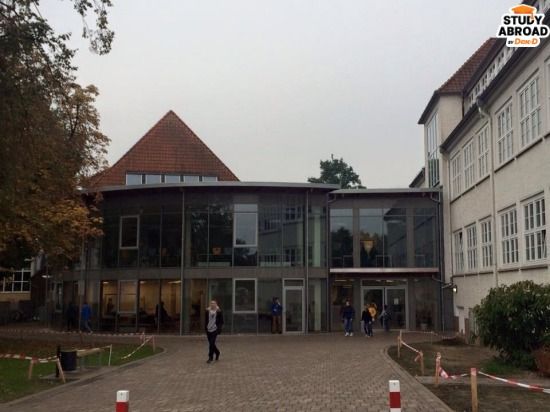 บรรยากาศที่โรงเรียนมัธยม Oberschule Westercelle