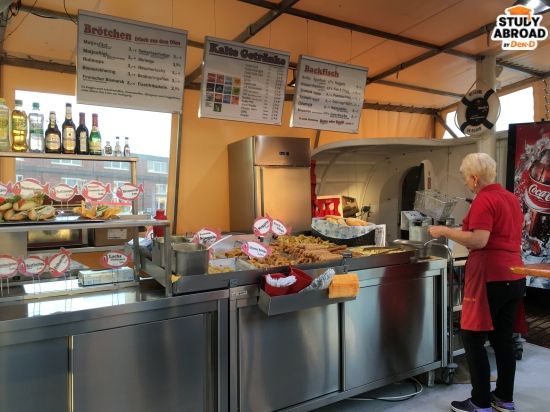 ร้านขายอาหารที่ท่าเรือ