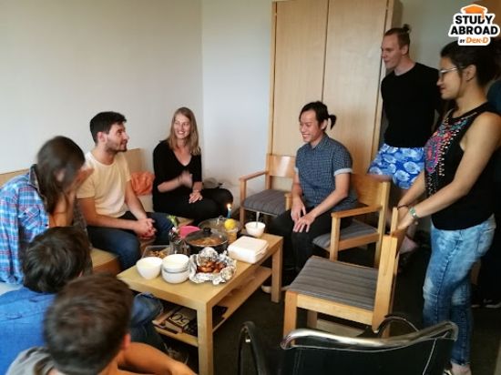 Hang out กับเพื่อนๆ