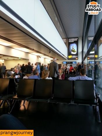 รอเครื่องที่เวียนนา